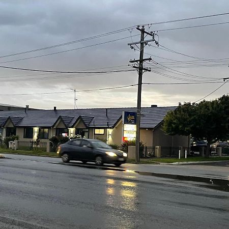 Shepparton Motor Inn Tudor House Motel Exterior photo
