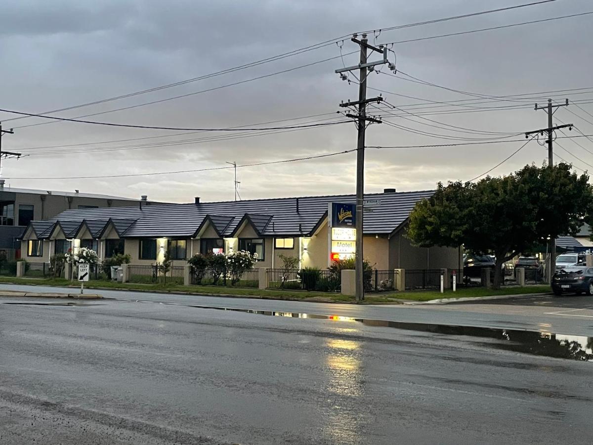 Shepparton Motor Inn Tudor House Motel Exterior photo